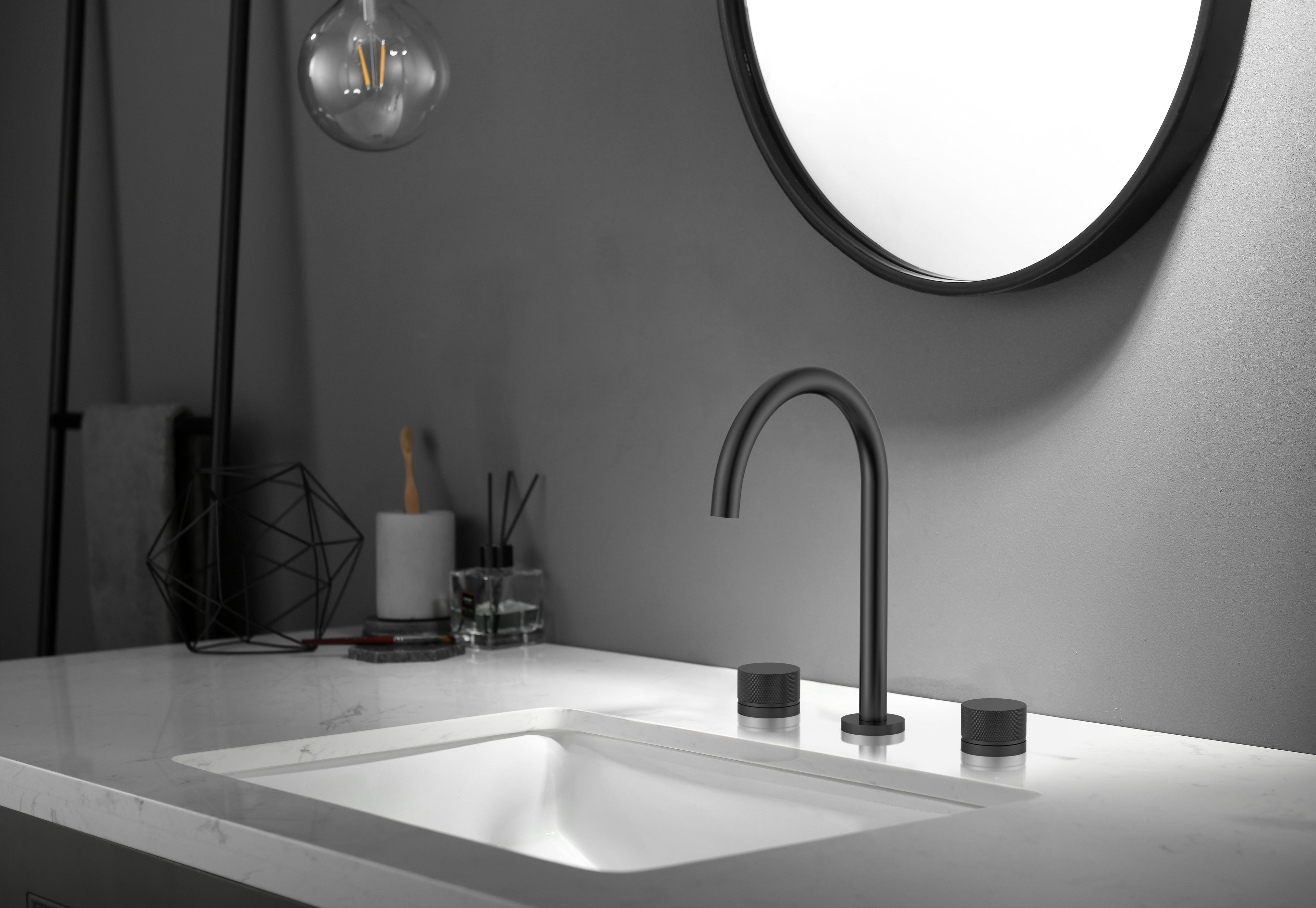 Aquaflo Dia Widespread Bathroom Faucet