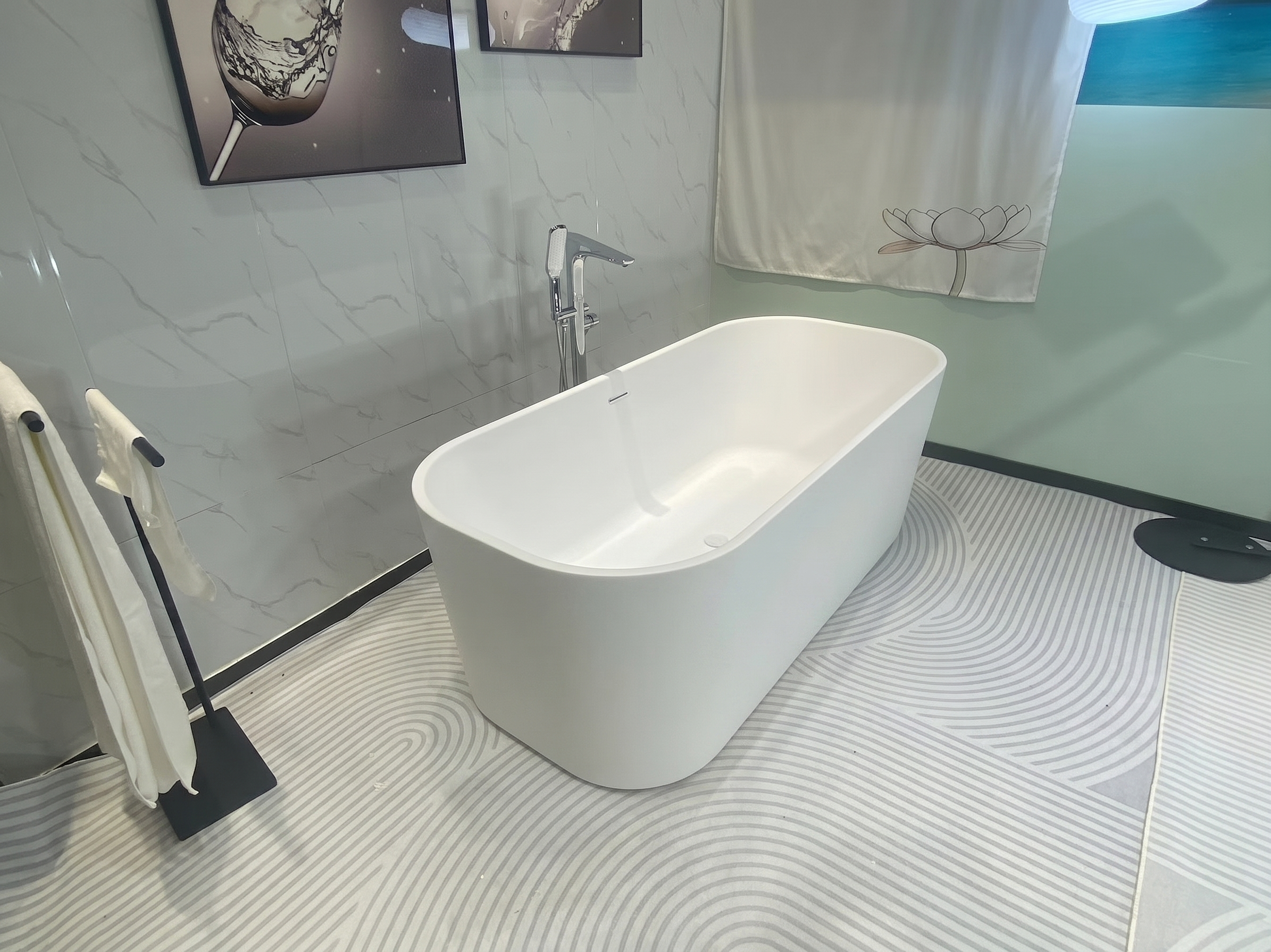 Aquaflo Purity Freestanding Bathtub
