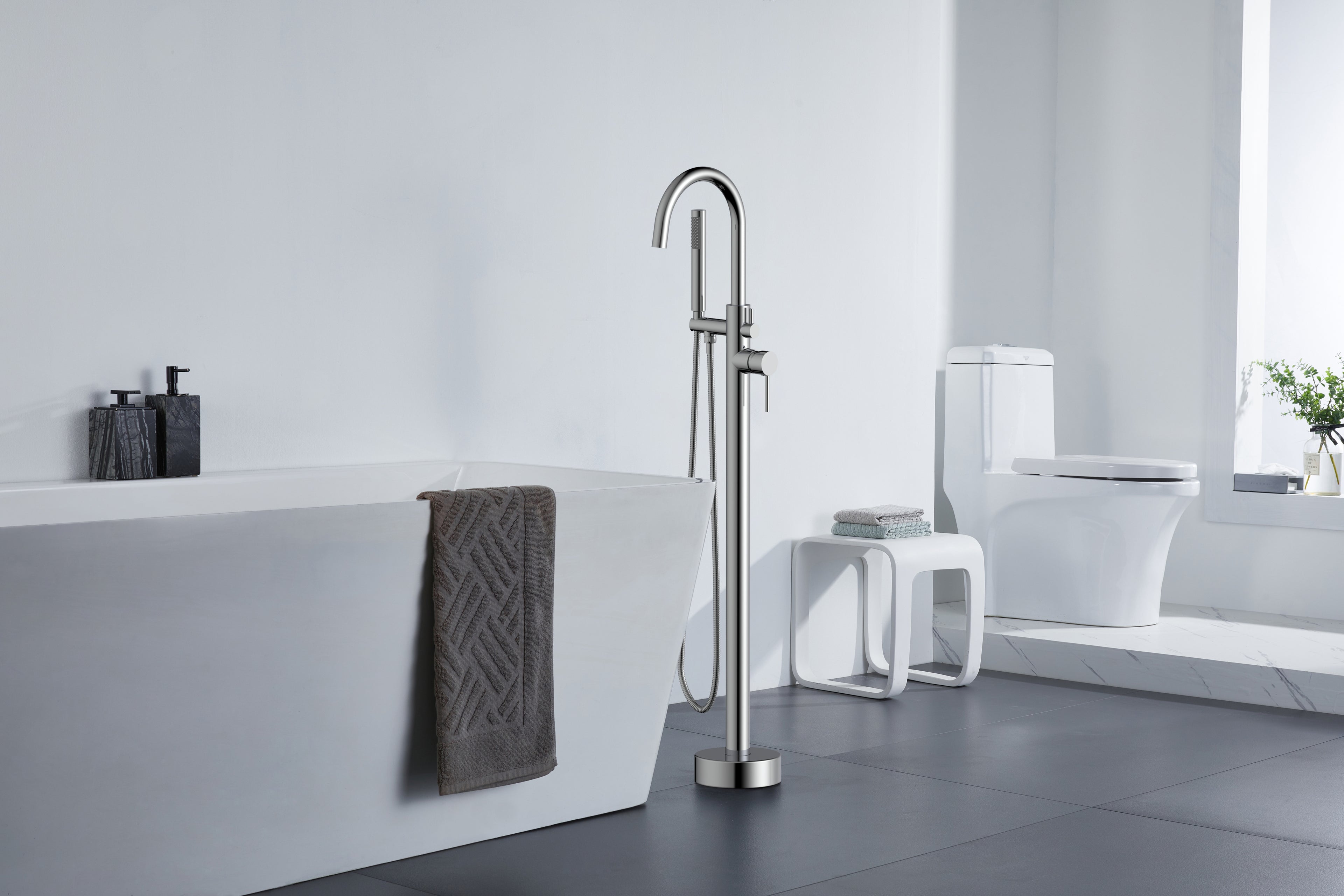 Aquaflo Rund Freestanding Tub Filler